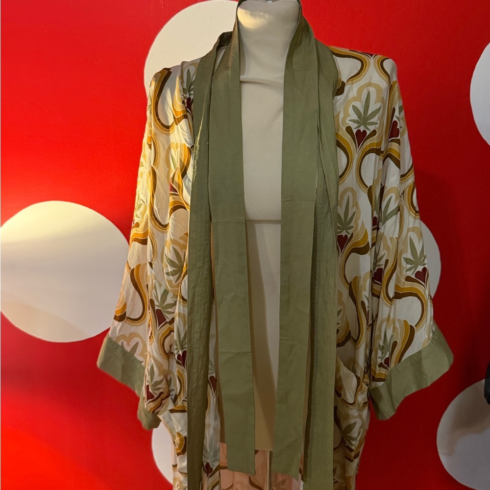 Stylish Multicolor Kimono with Green Accents
